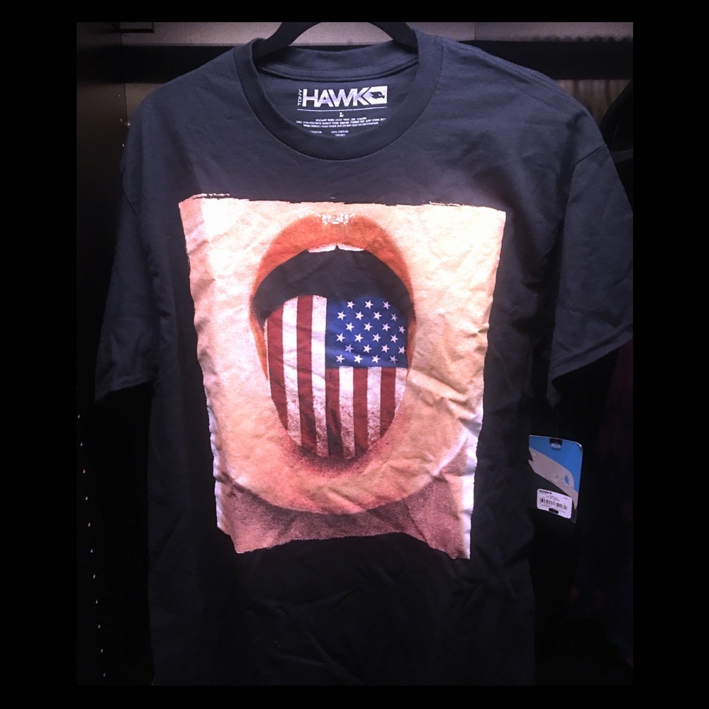 NWT Hawk tee shirt large